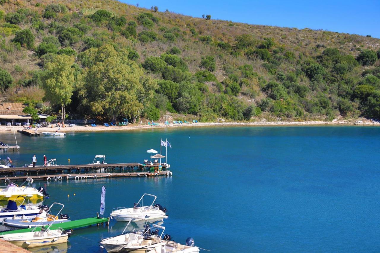 Theophilos Dio Agios Stefanos  Buitenkant foto