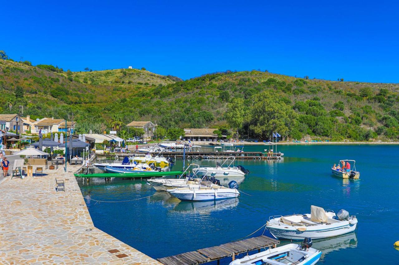 Theophilos Dio Agios Stefanos  Buitenkant foto